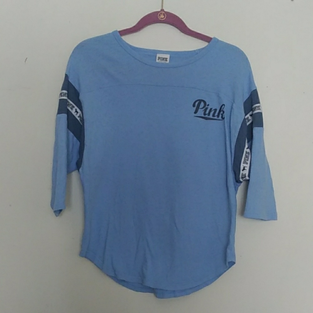 ⭐Traded⭐VS PINK Tee
